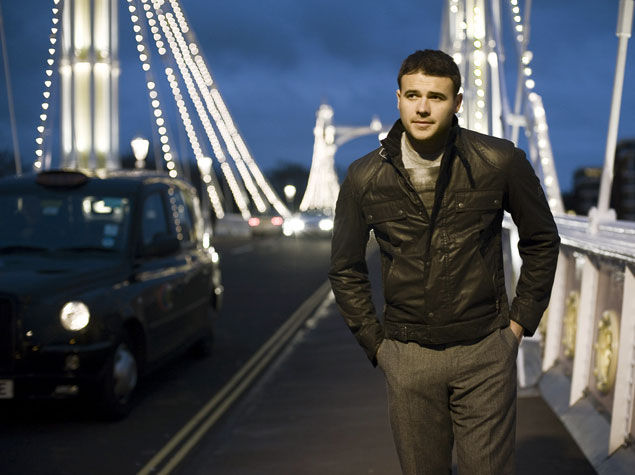 Dostundan Eminə bahalı avtomobil hədiyyəsi